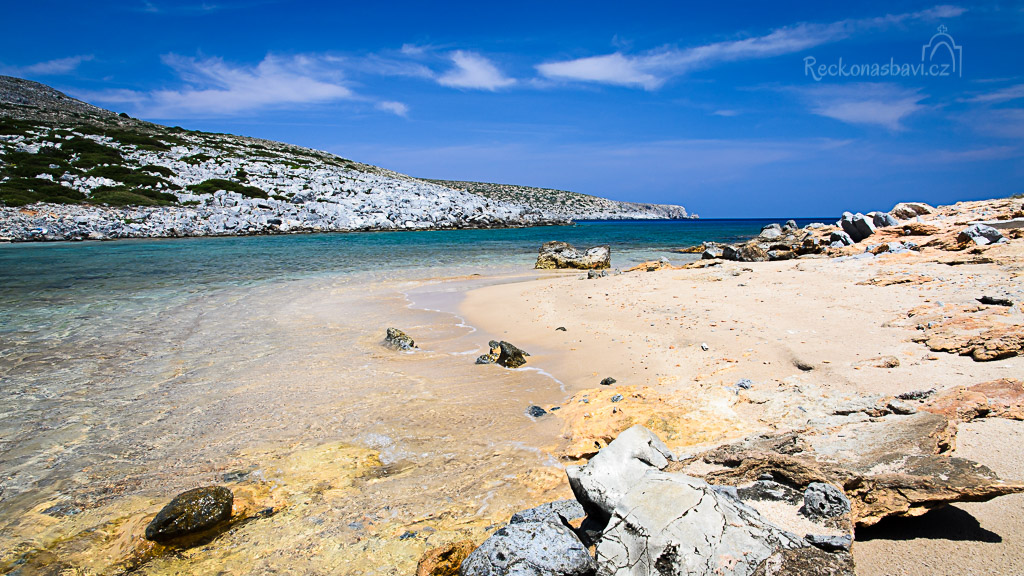 o druhé pláži na ostrůvku s kaplí Aghios Fokas jsme vůbec nevěděli!
