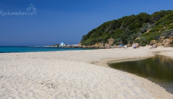 písečná pláž Mesakti