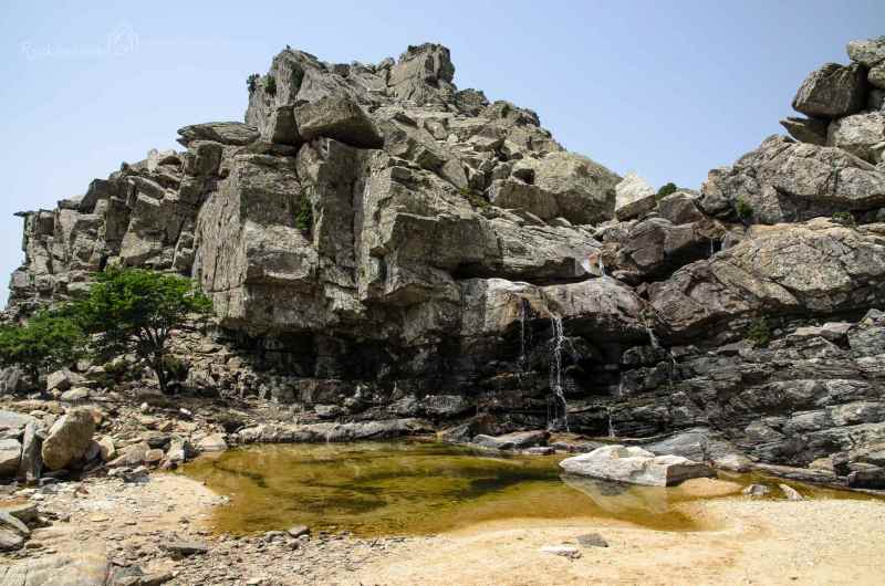 kaňon Ryakas s vodopádem a přírodním bazénem v 860 m n.m. !