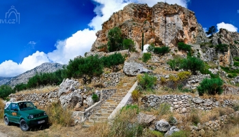 Agios Nikolaos - kostelík ve skále