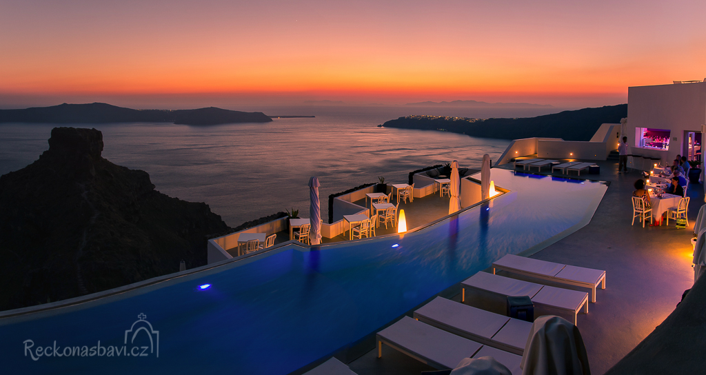 Santorini - luxusní ubytování v Imerovigli s výhledem na Skaros