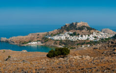 Lindos - antická památka ostrova Rhodos - sen o egejském ráji