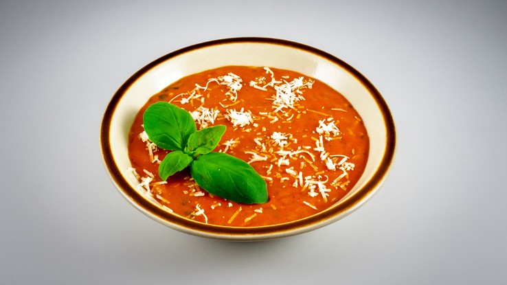 Tomatosoupa – rajská polévka s Kritharaki zjemněná smetanou