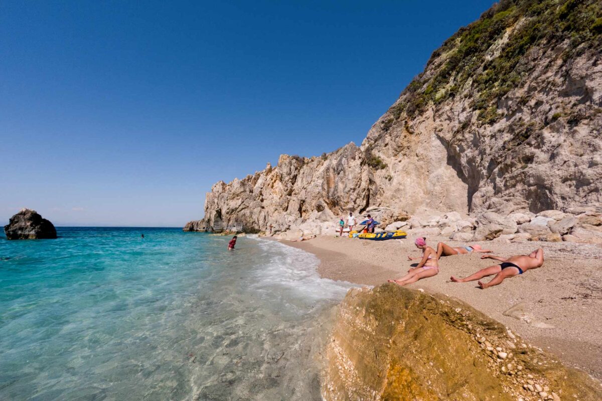 Milos Hidden Beach – skrytá pláž Mylos, Lefkáda